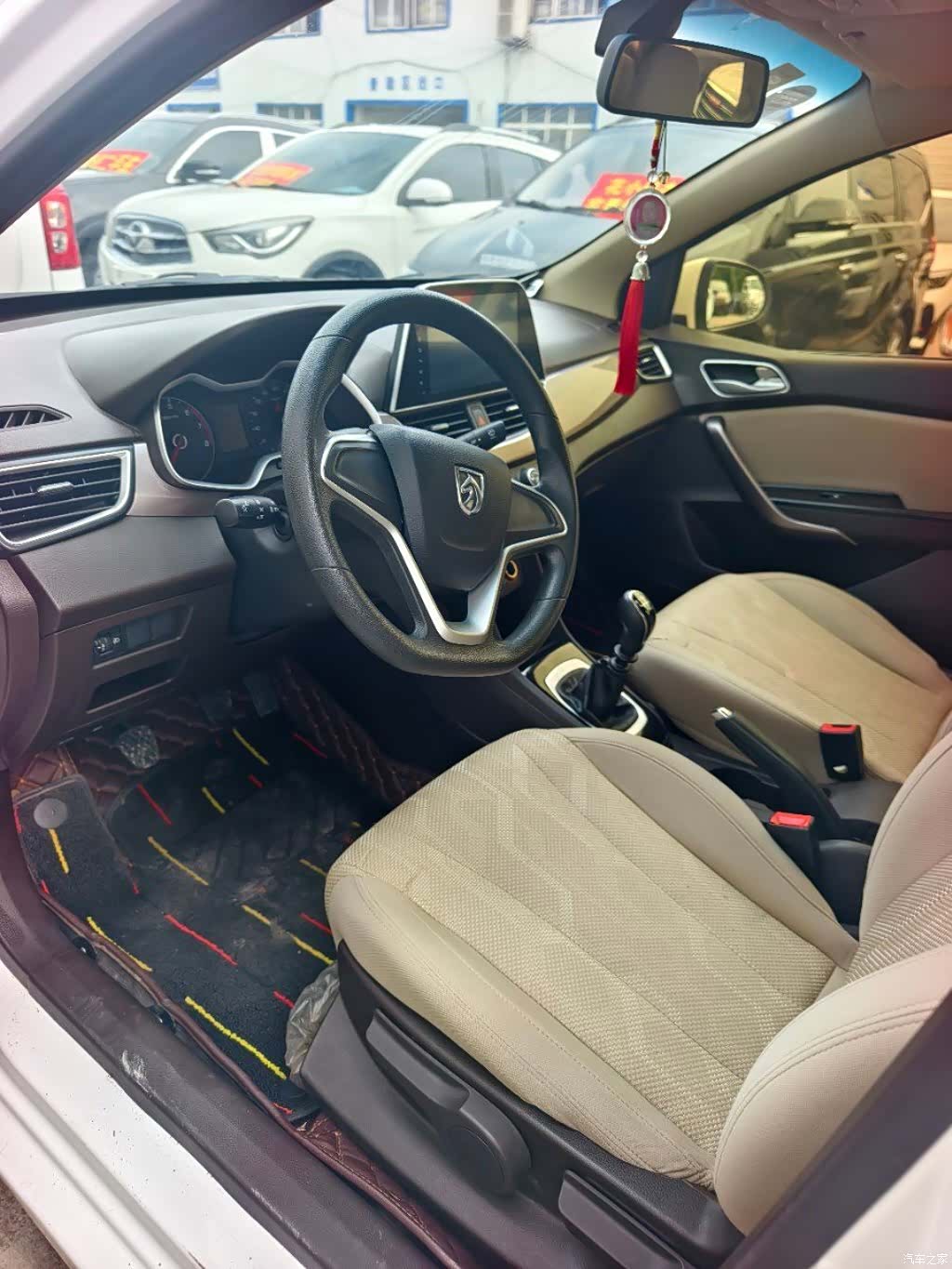 Wuling 310W, 2018 все фото