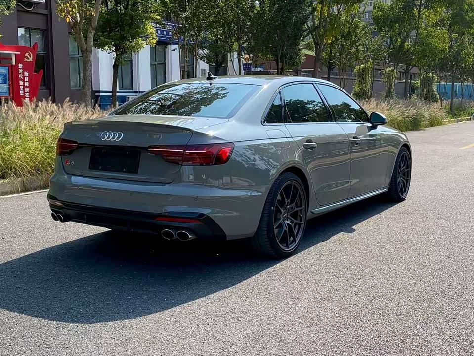 Audi S4 Audi S4