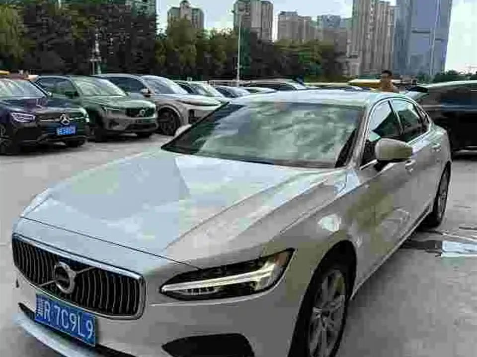 Volvo S90