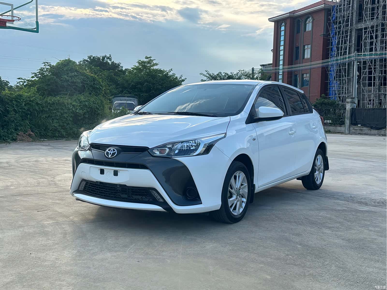 Toyota YARiS L