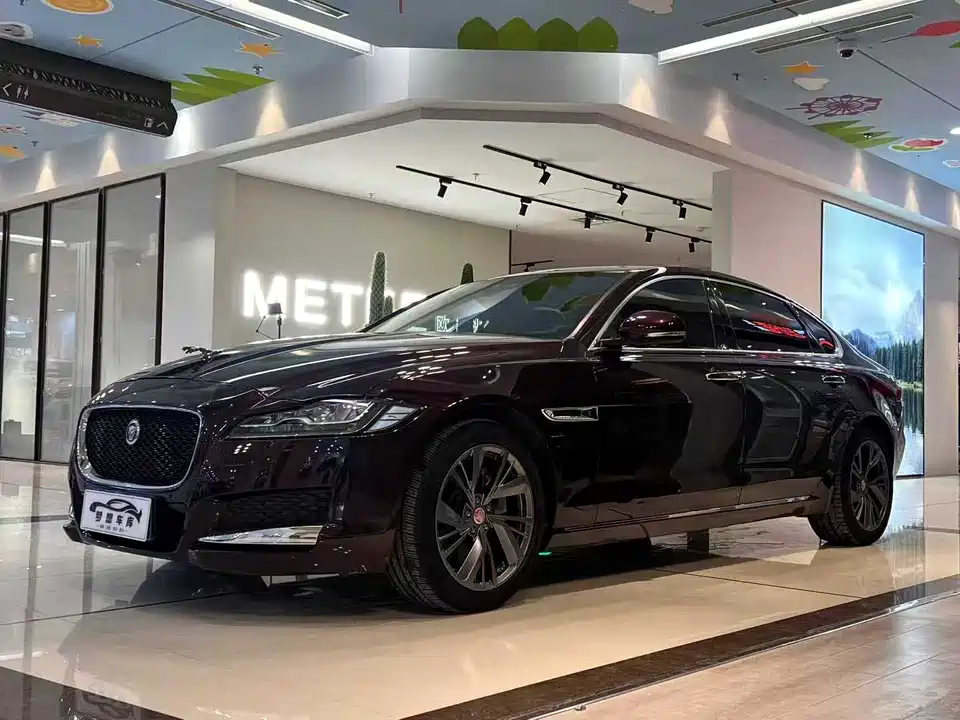 Jaguar XFL