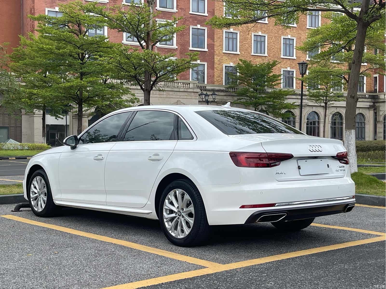 Audi A4L, 2019 6