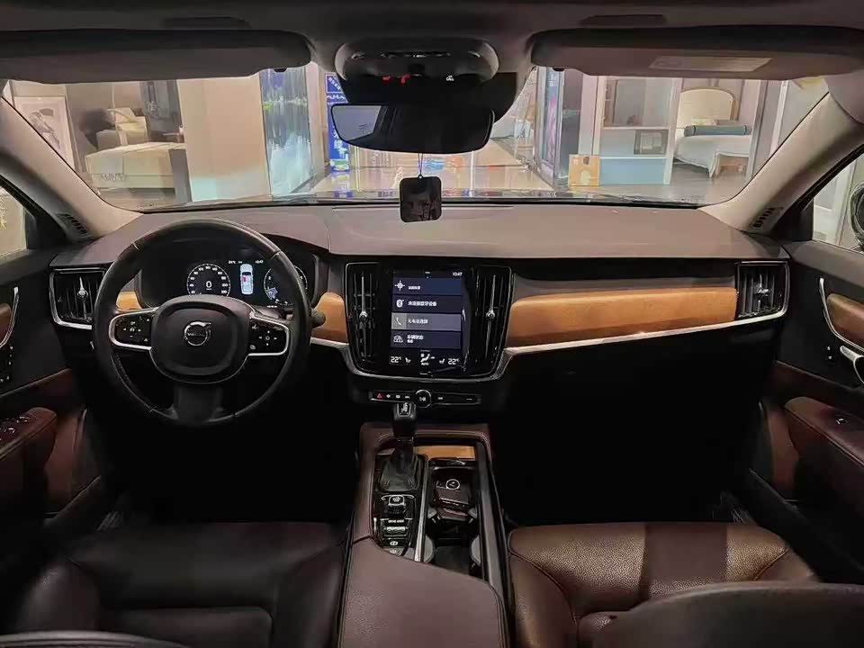 Volvo S90