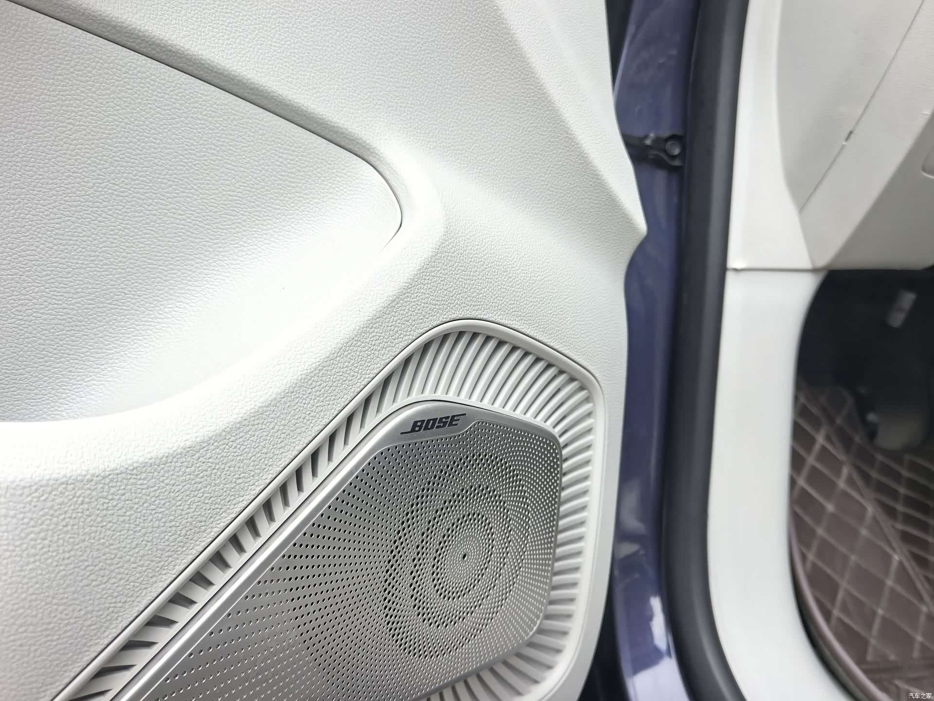 Roewe iMAX8, 2022 13