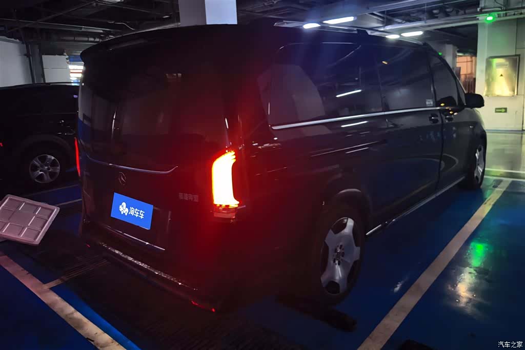 Mercedes-Benz V-Class, 2025 3