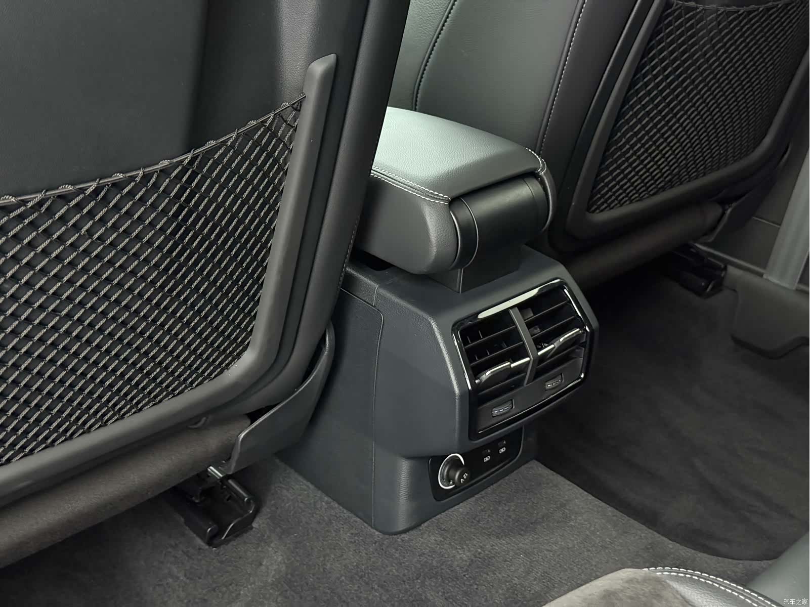 Audi Q3, 2022 12