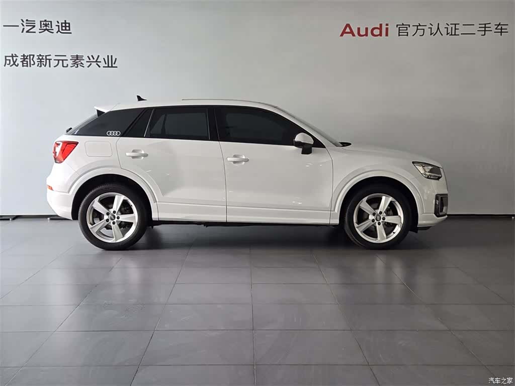 Audi Q2L, 2019 3