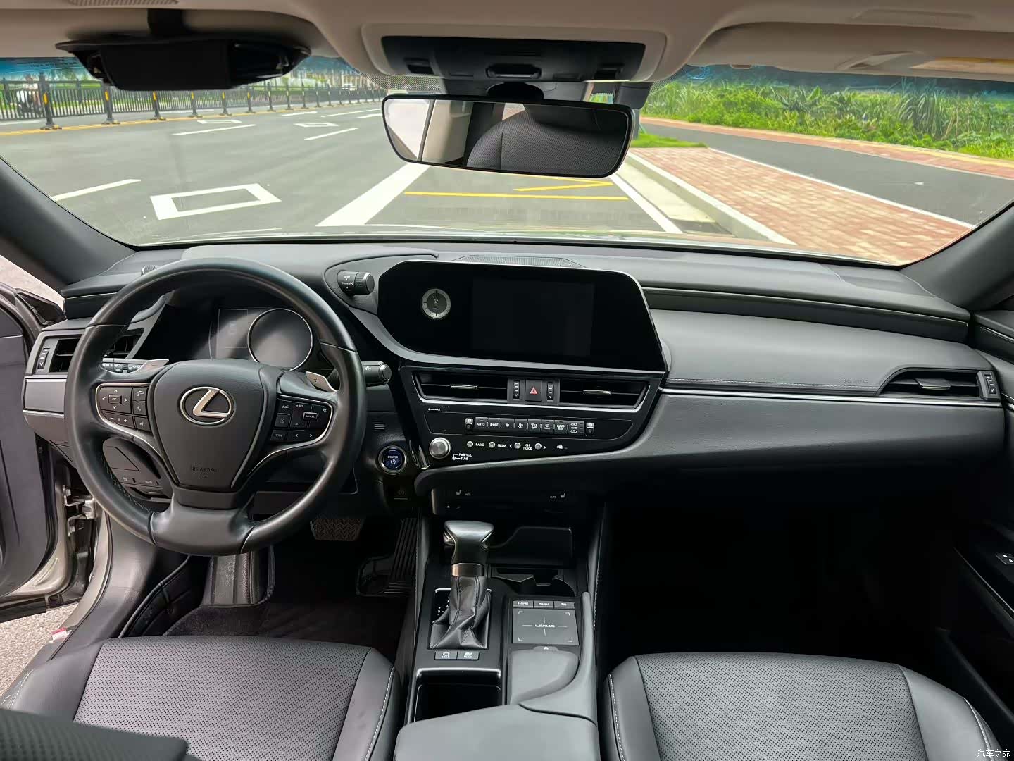 Lexus ES, 2022 4
