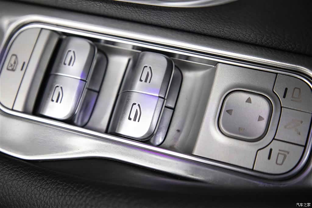 Mercedes-Benz GLE, 2024 31