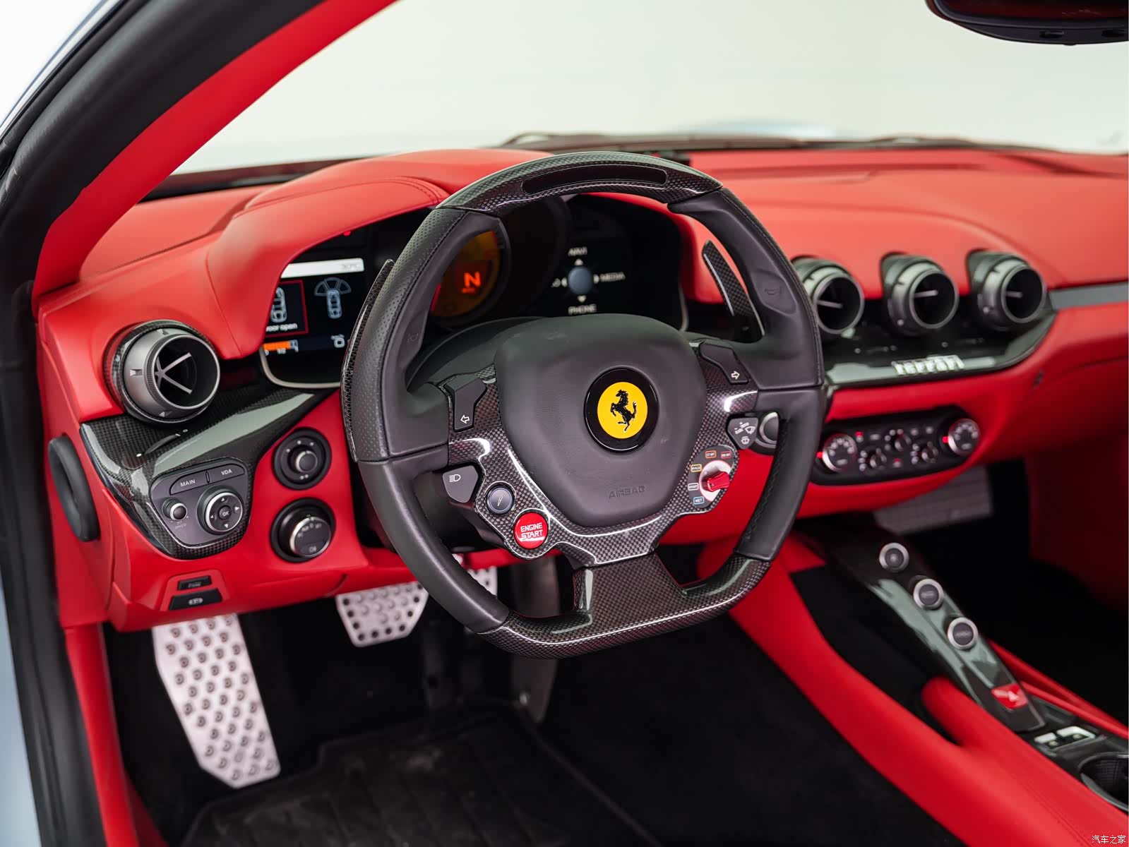 Ferrari F12ber, 2014 22