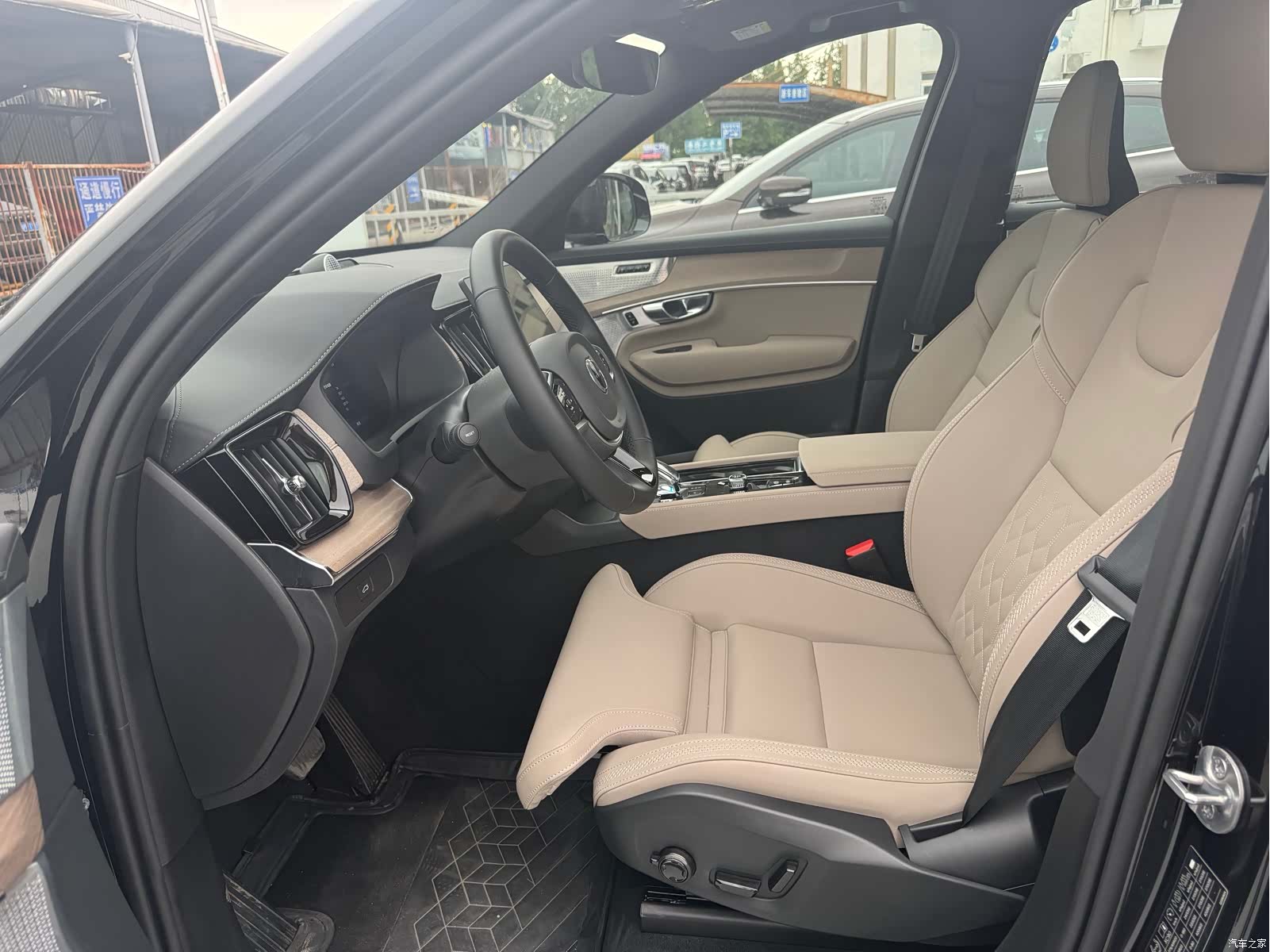 Volvo XC90, 2025 15