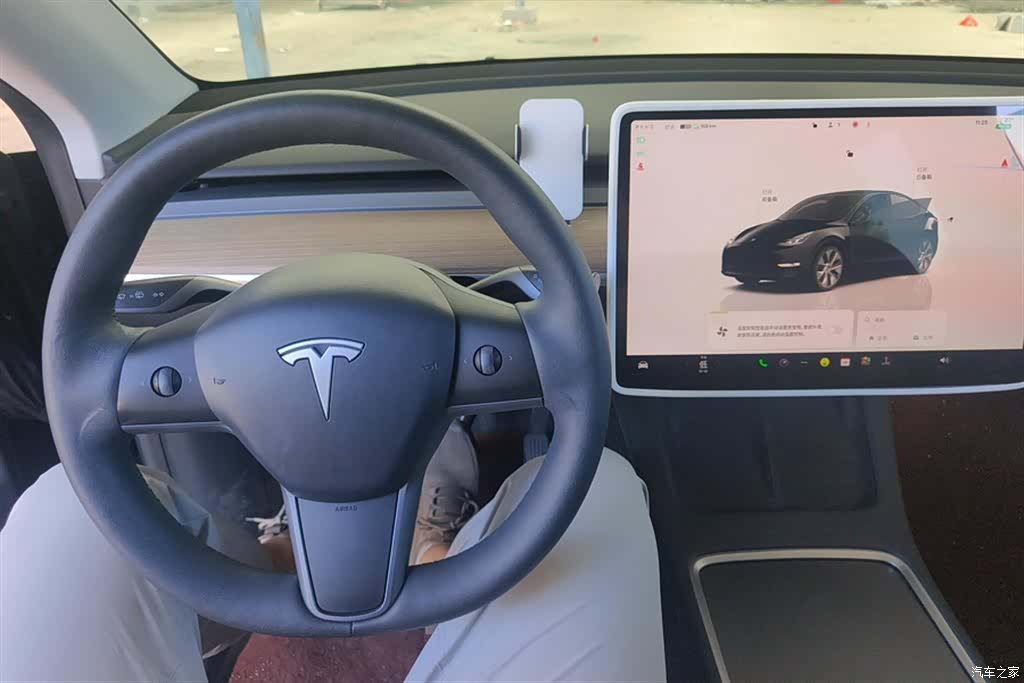 Tesla Model Y, 2023 12