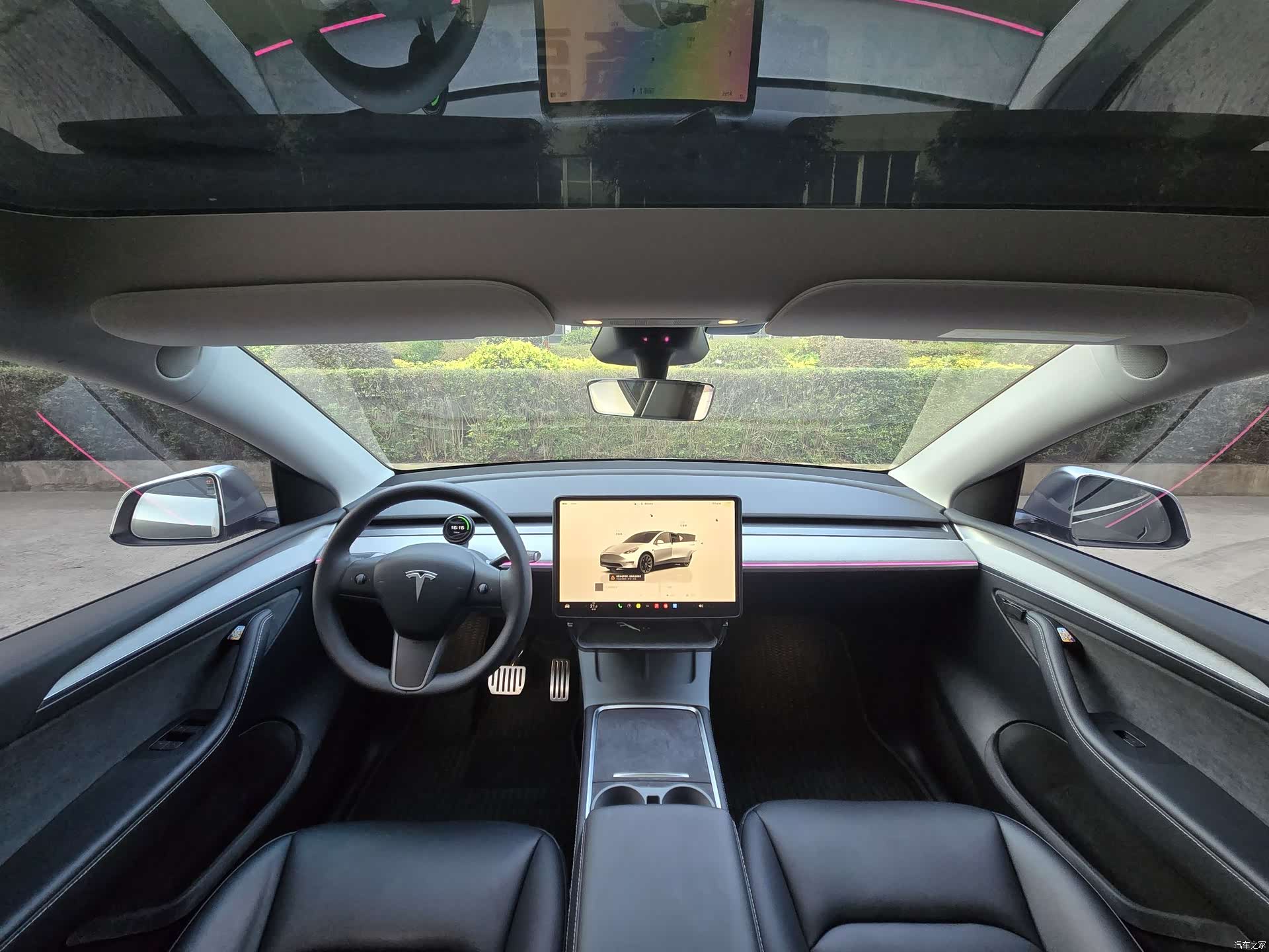 Tesla Model Y, 2025 10