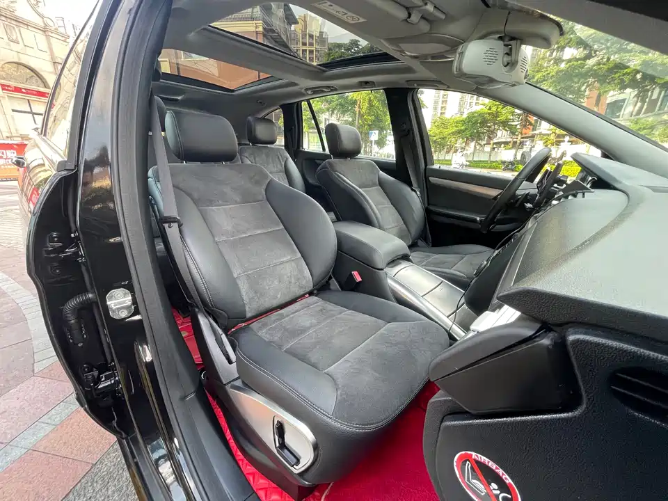 Mercedes-Benz R-class