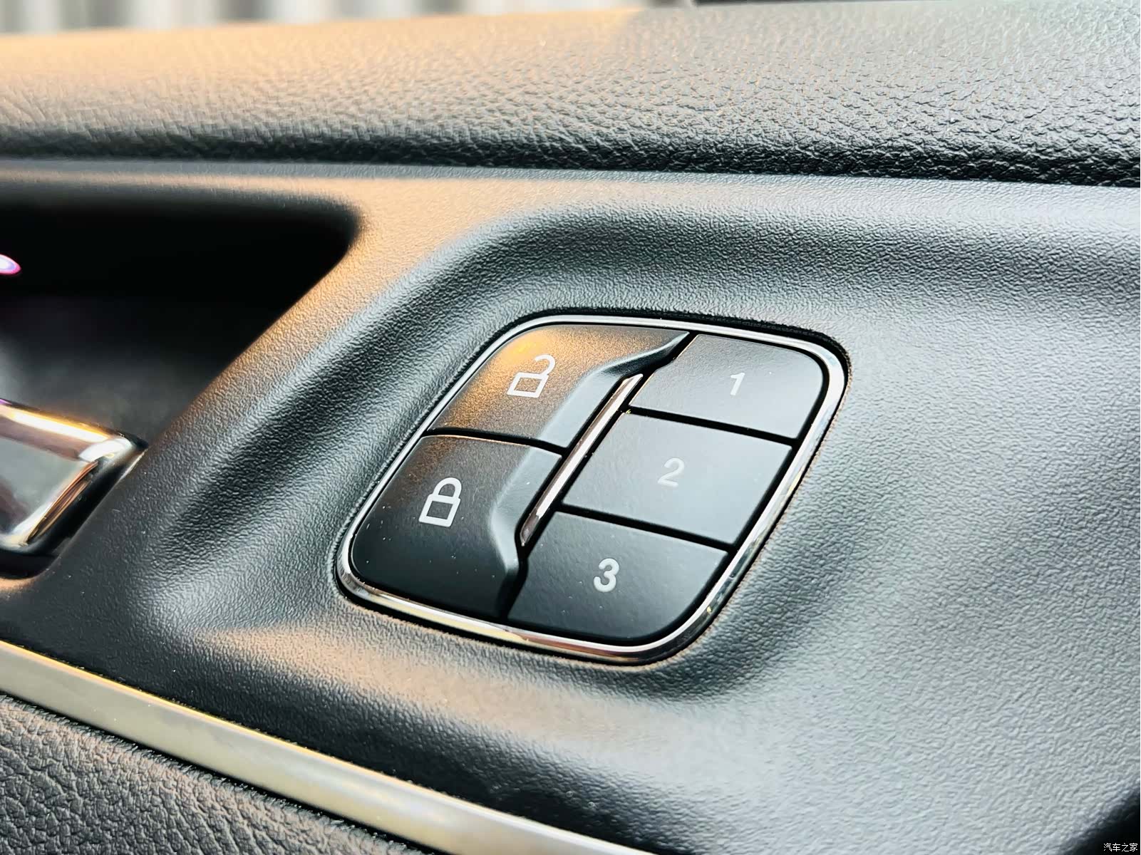 Lincoln MKC, 2015 18