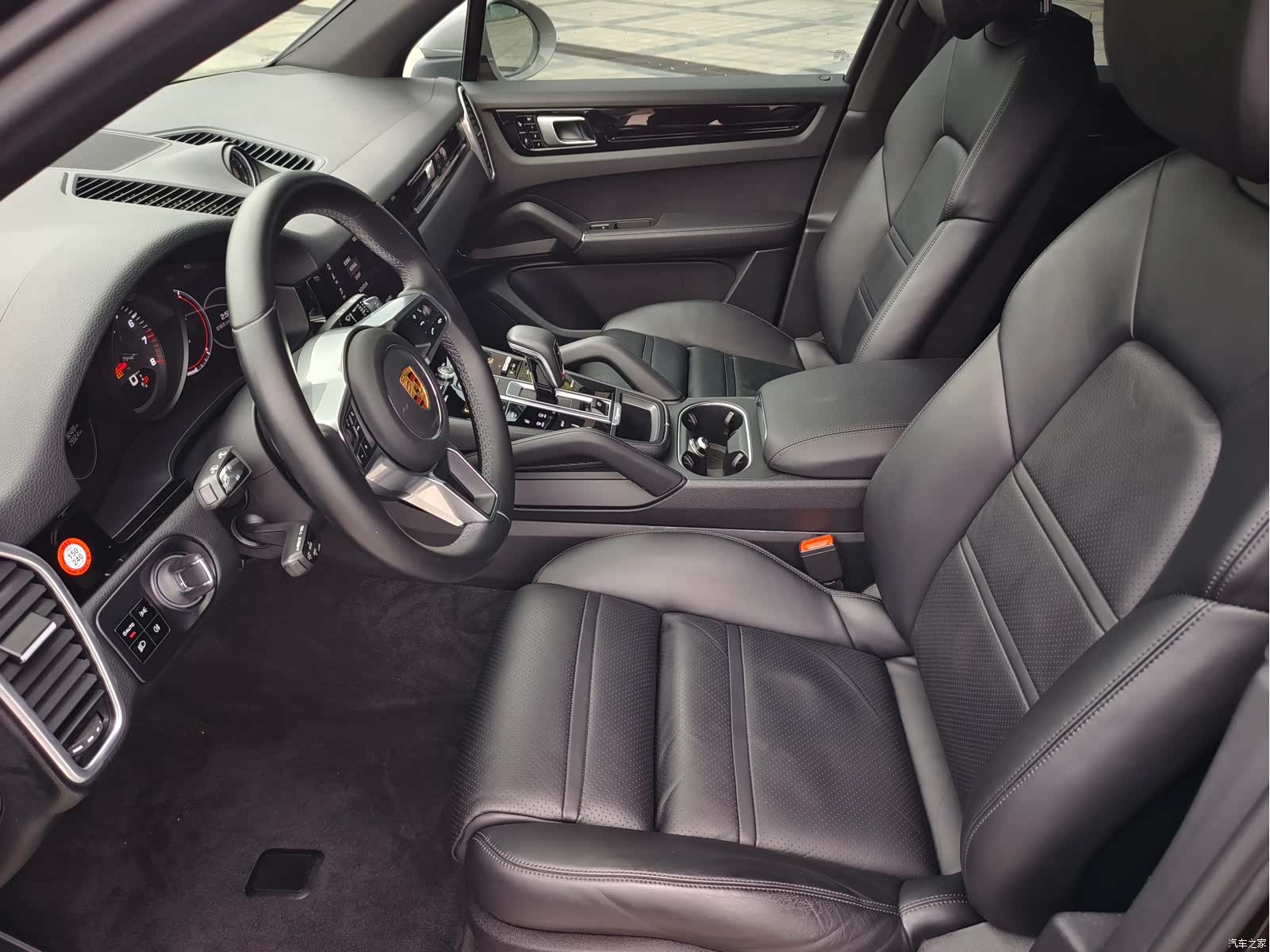 Porsche Cayenne, 2018 все фото