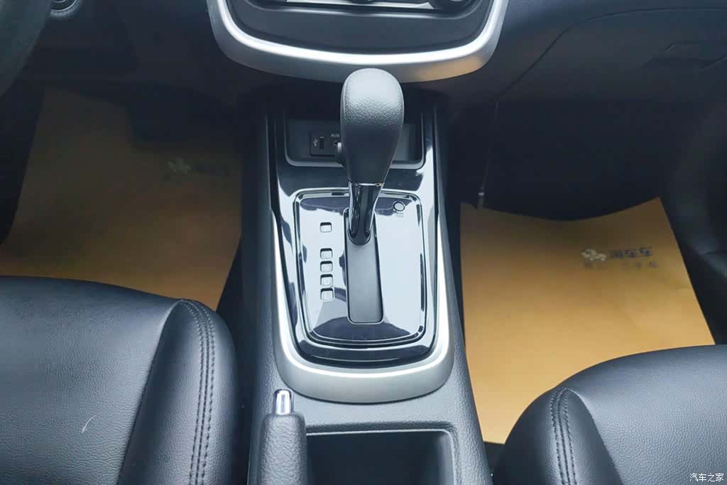 Nissan Tiida, 2024 16