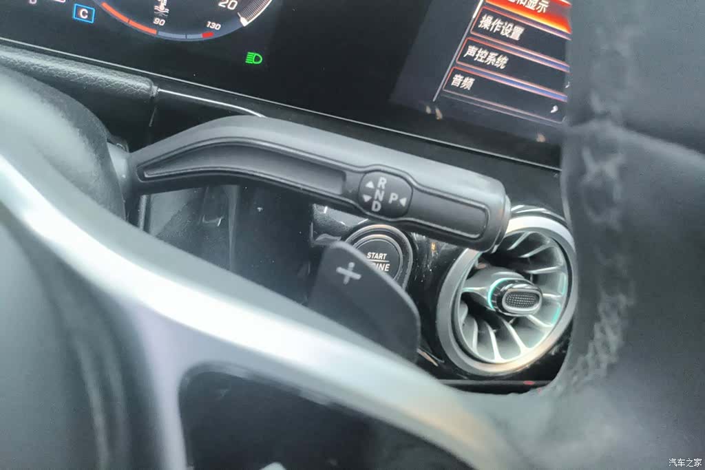 Mercedes-Benz GLA, 2021 16
