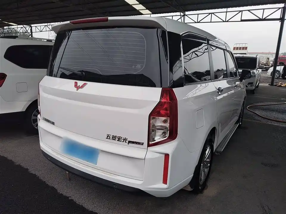 Wuling Wuling Hongguang PLUS