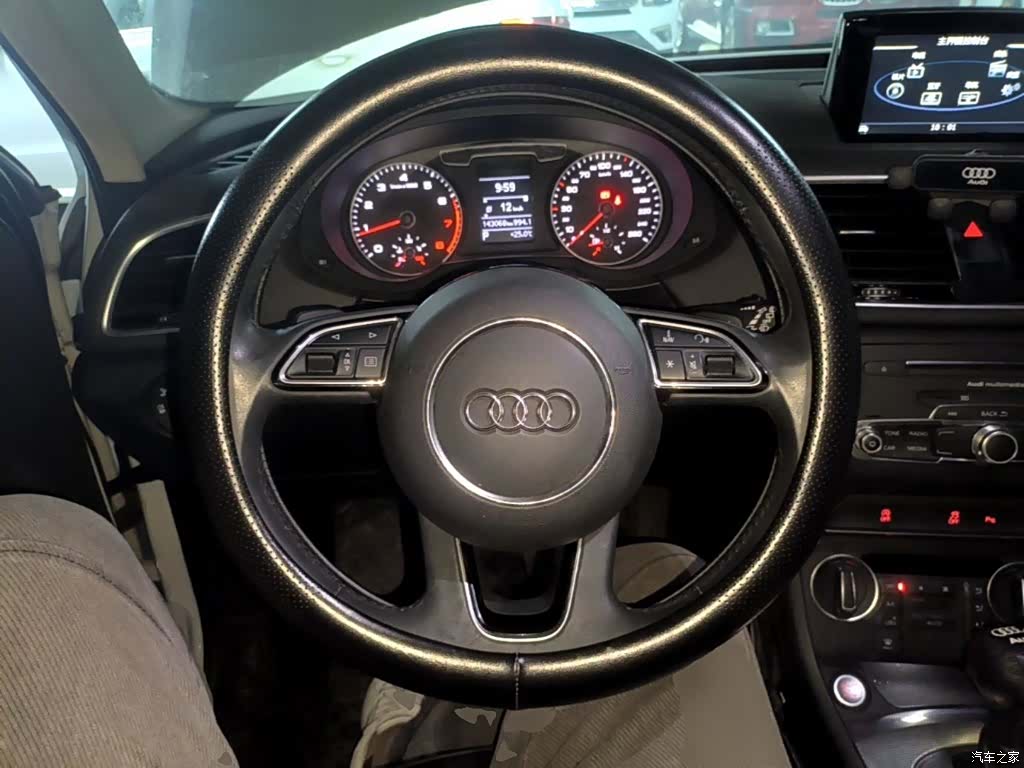 Audi Q3, 2018 11