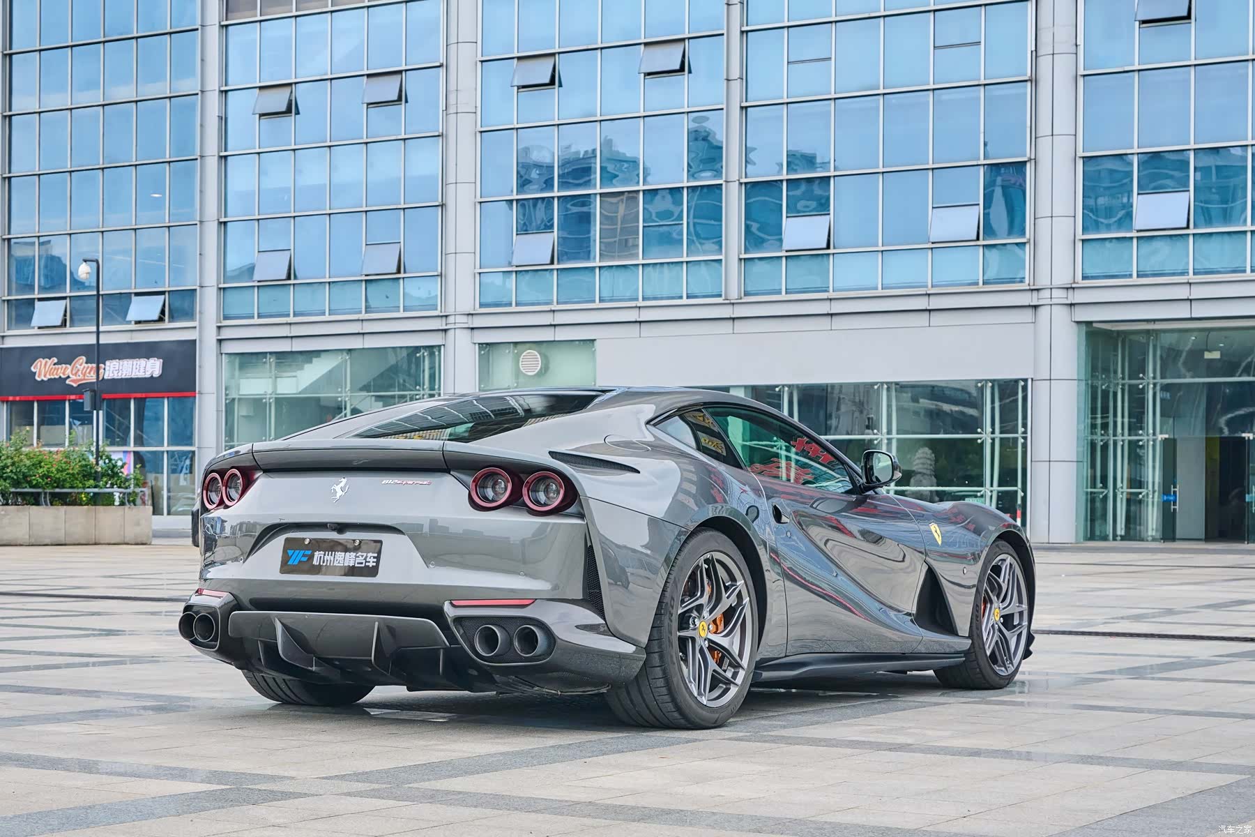 Ferrari 812, 2019 9