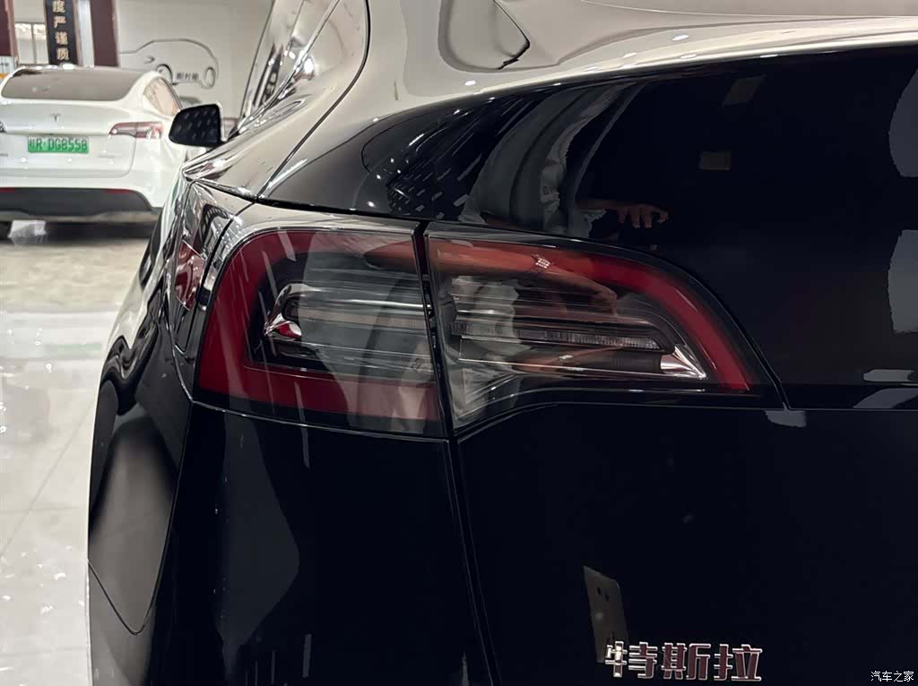 Tesla Model Y, 2023 8