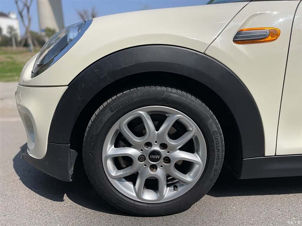 Mini ONE, 2019 8