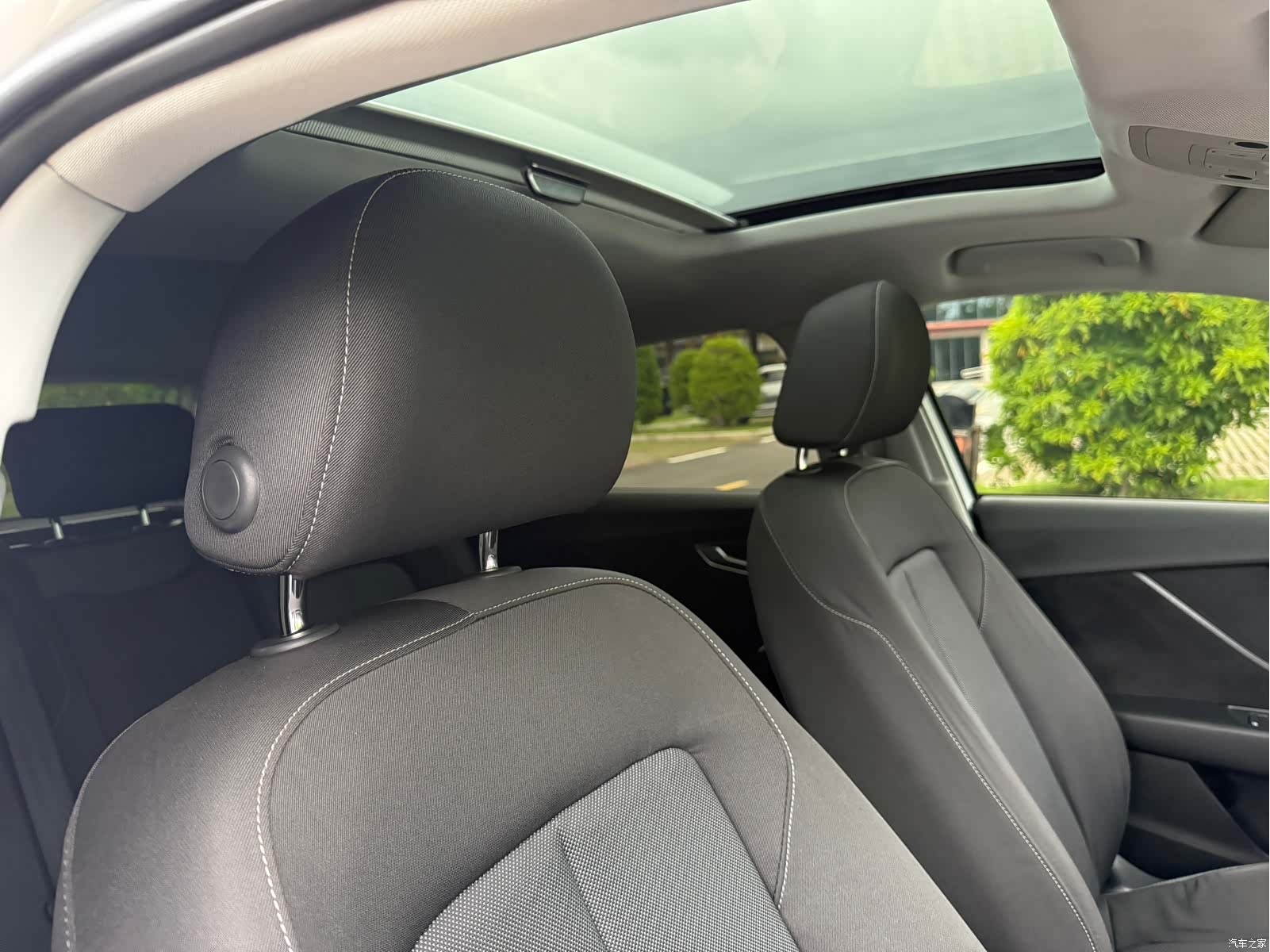 Audi Q2L, 2019 18