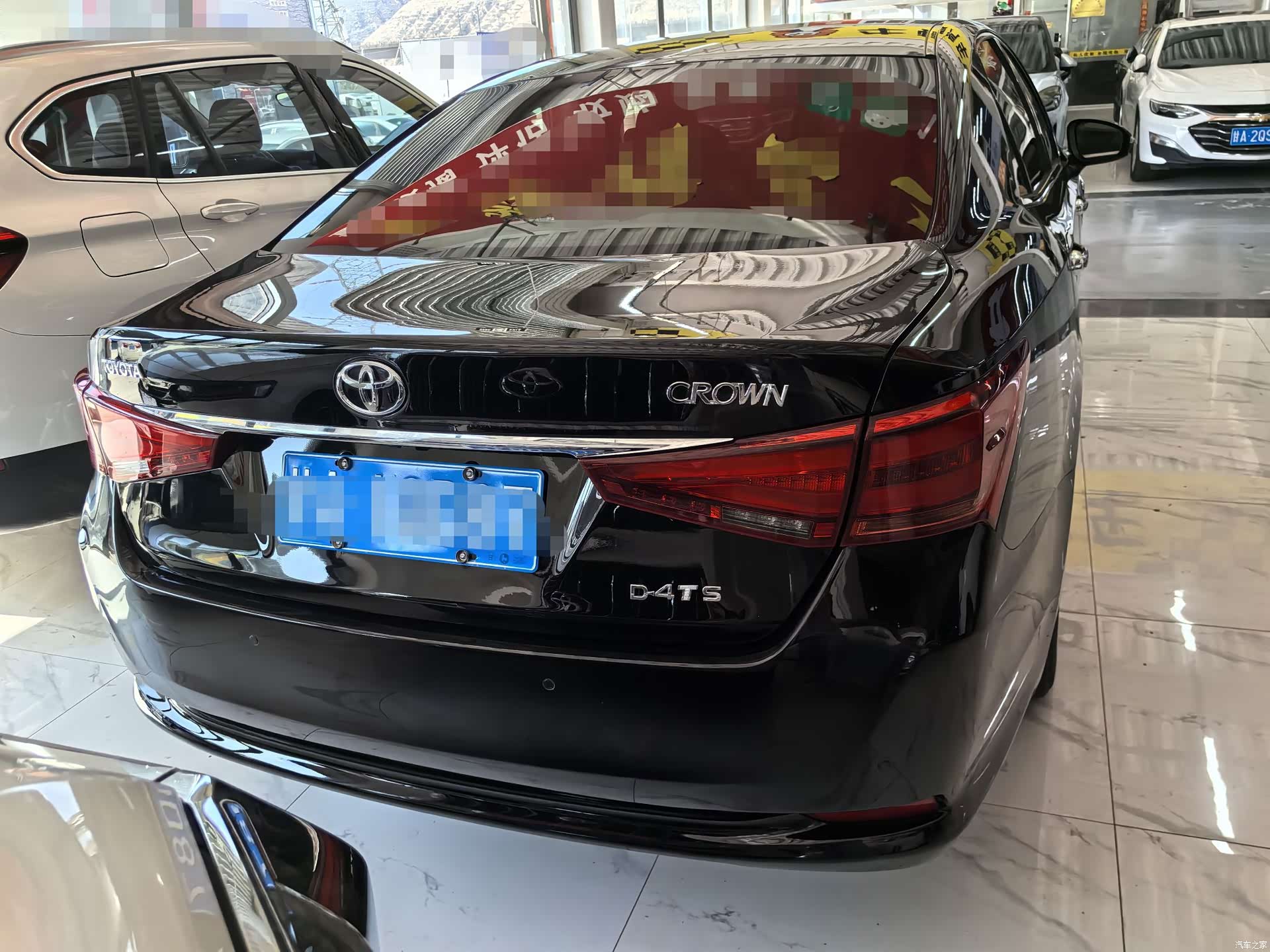 Toyota Crown, 2018 все фото