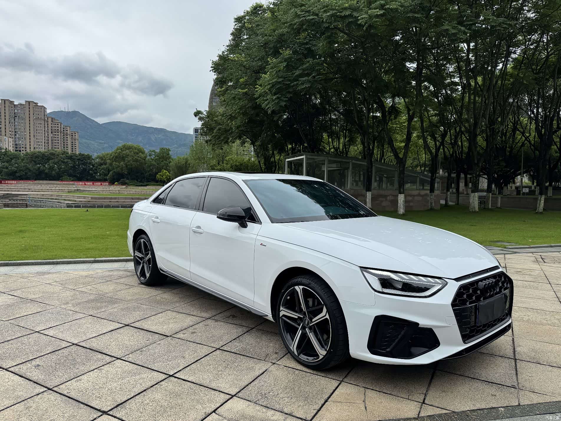 Audi A4L, 2025 3