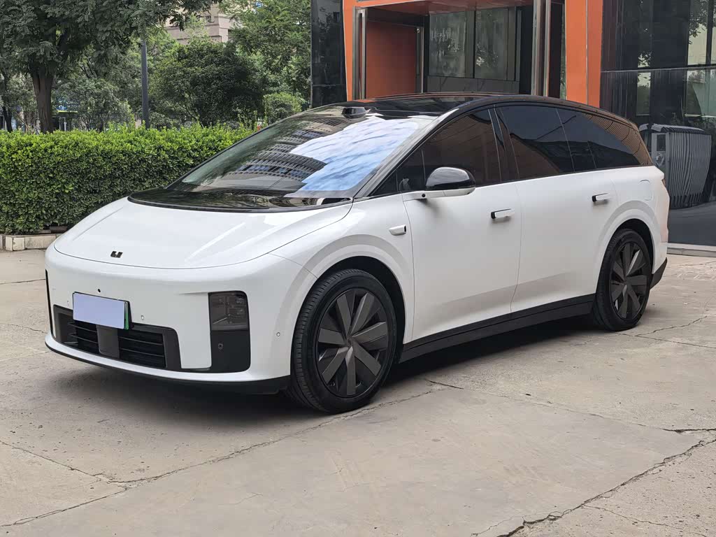 Li Auto i8