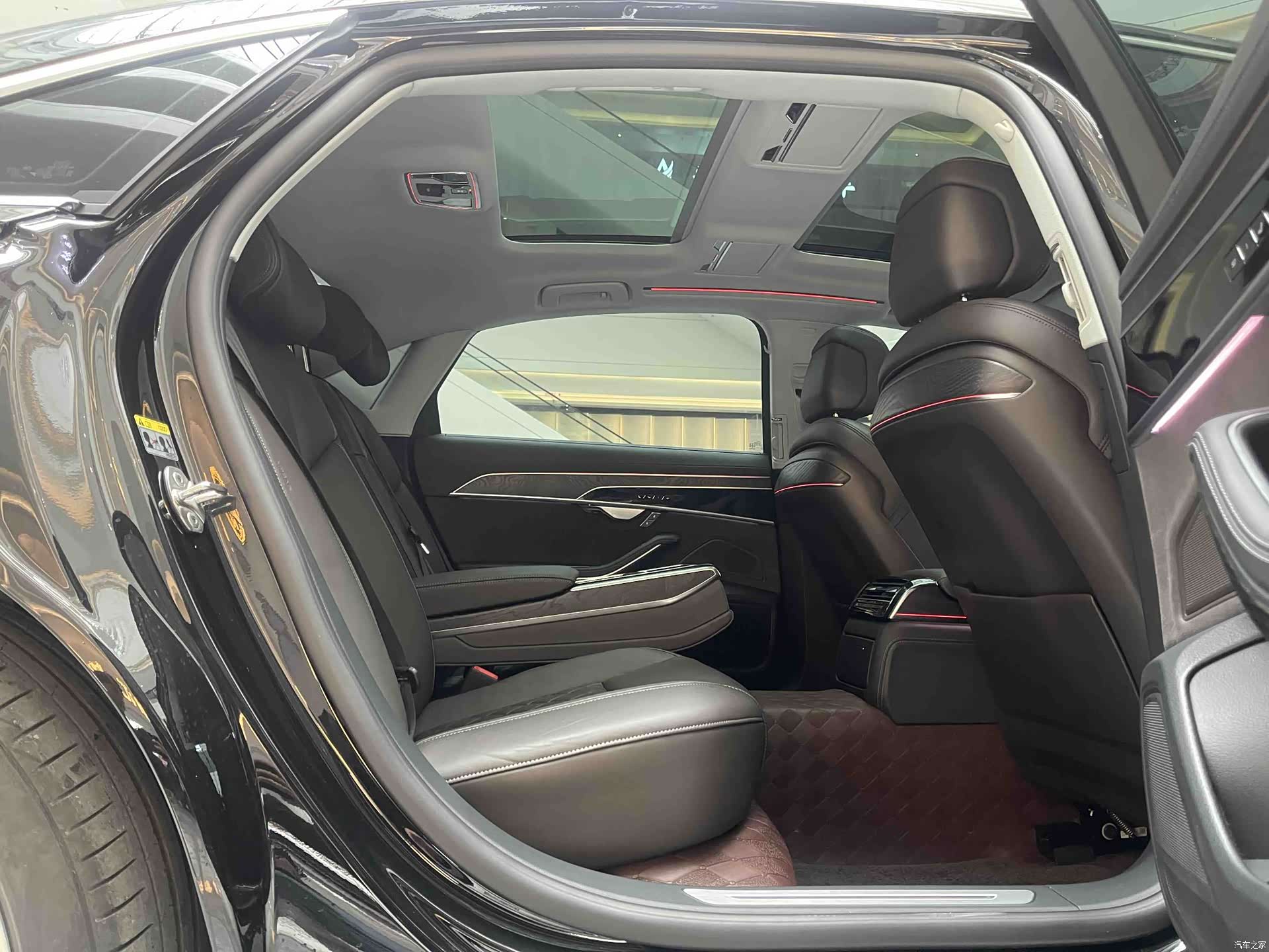 Audi A8L, 2023 11
