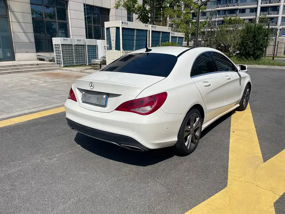 Mercedes-Benz CLA