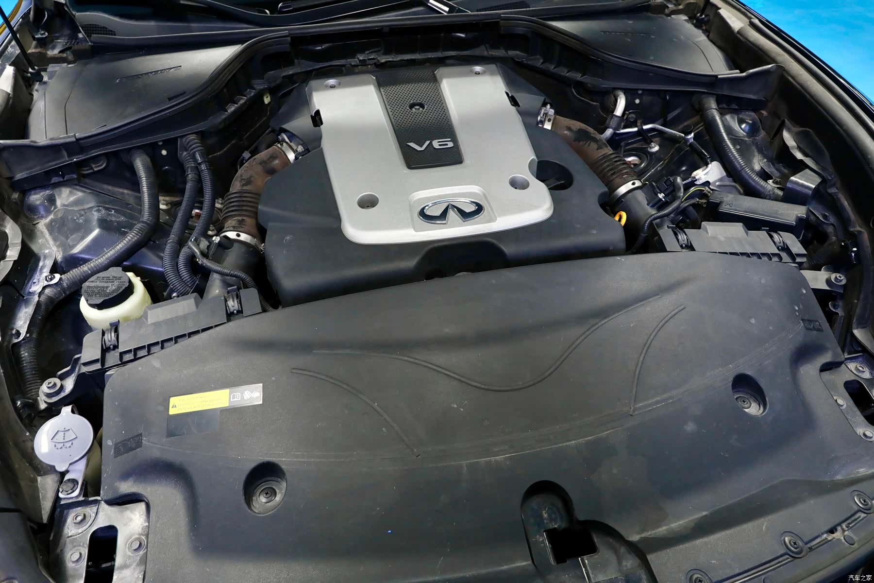 Infiniti Q70, 2016 9