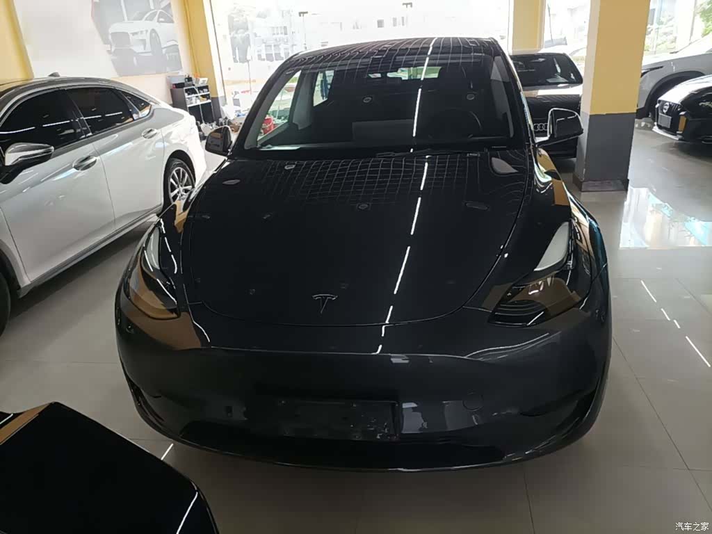 Tesla Model Y, 2023 3