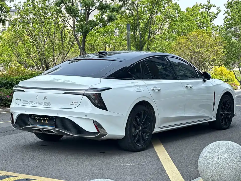Hongqi H6