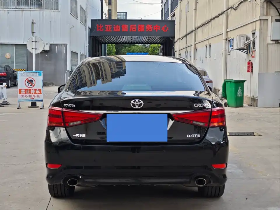 Toyota crown