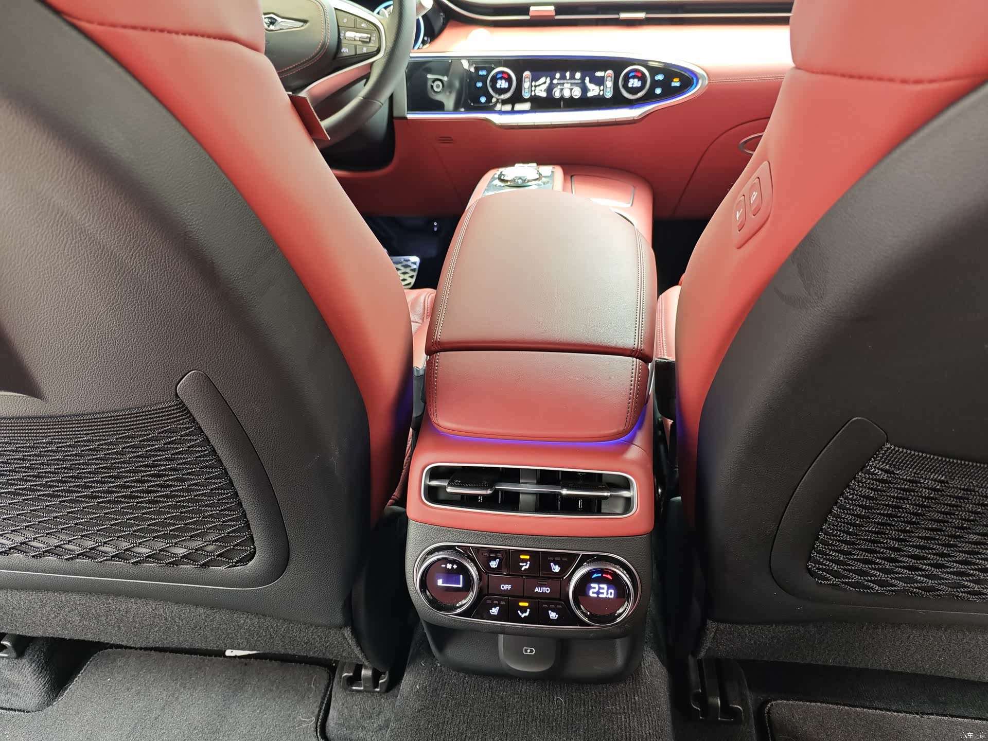 Genesis GV70, 2024 7