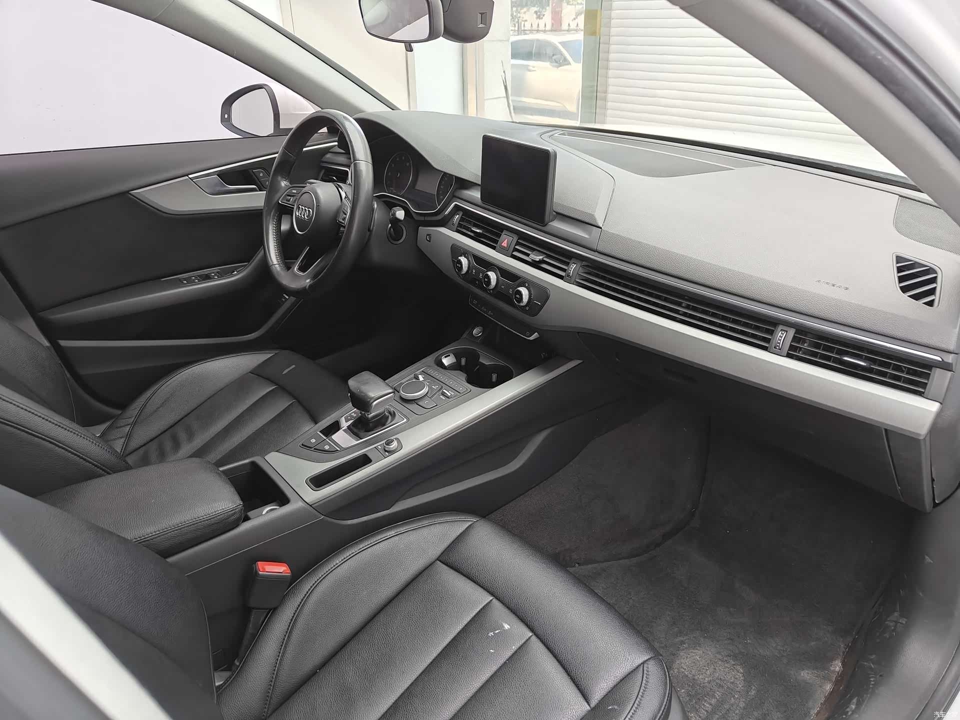 Audi A4L, 2017 13