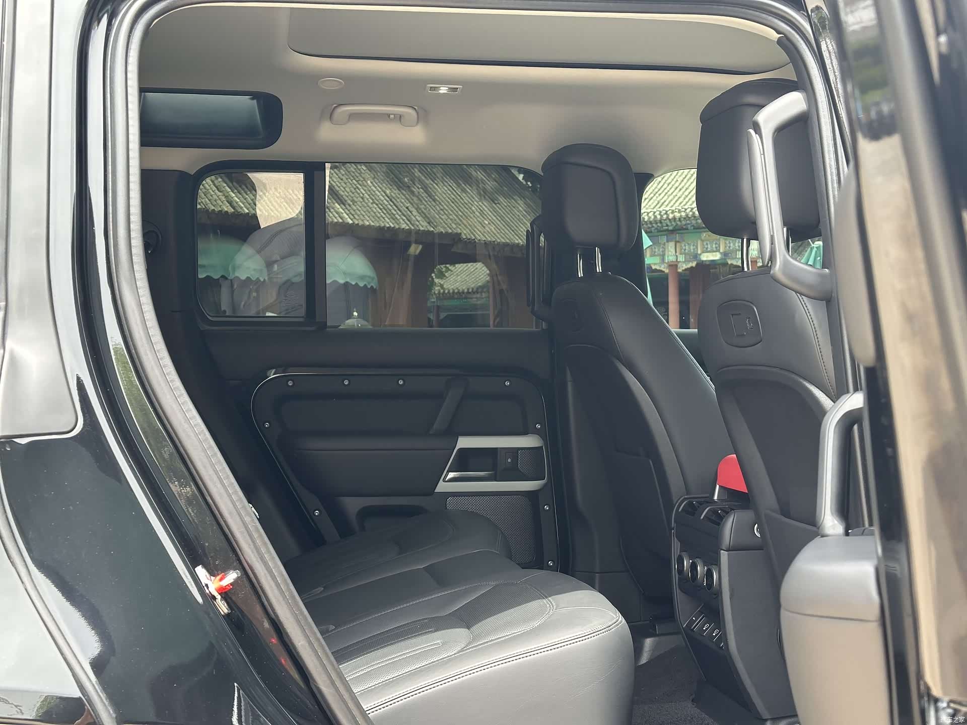 Land Rover Defender, 2021 23