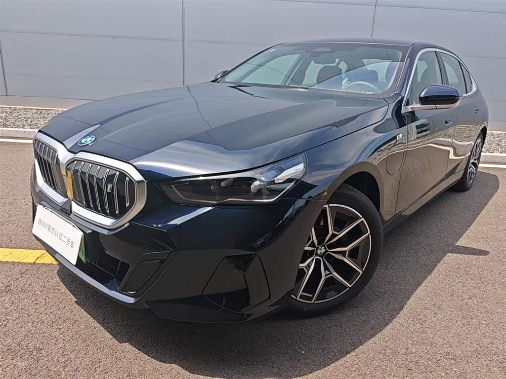 BMW i5