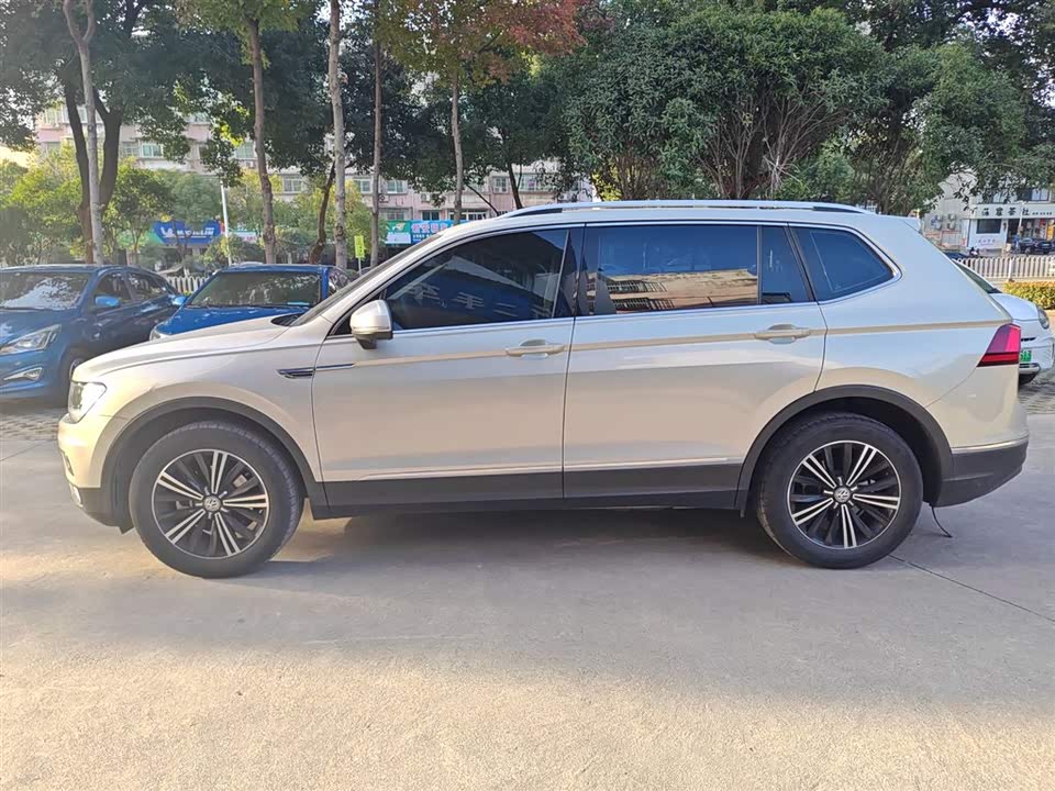 Volkswagen Tiguan L