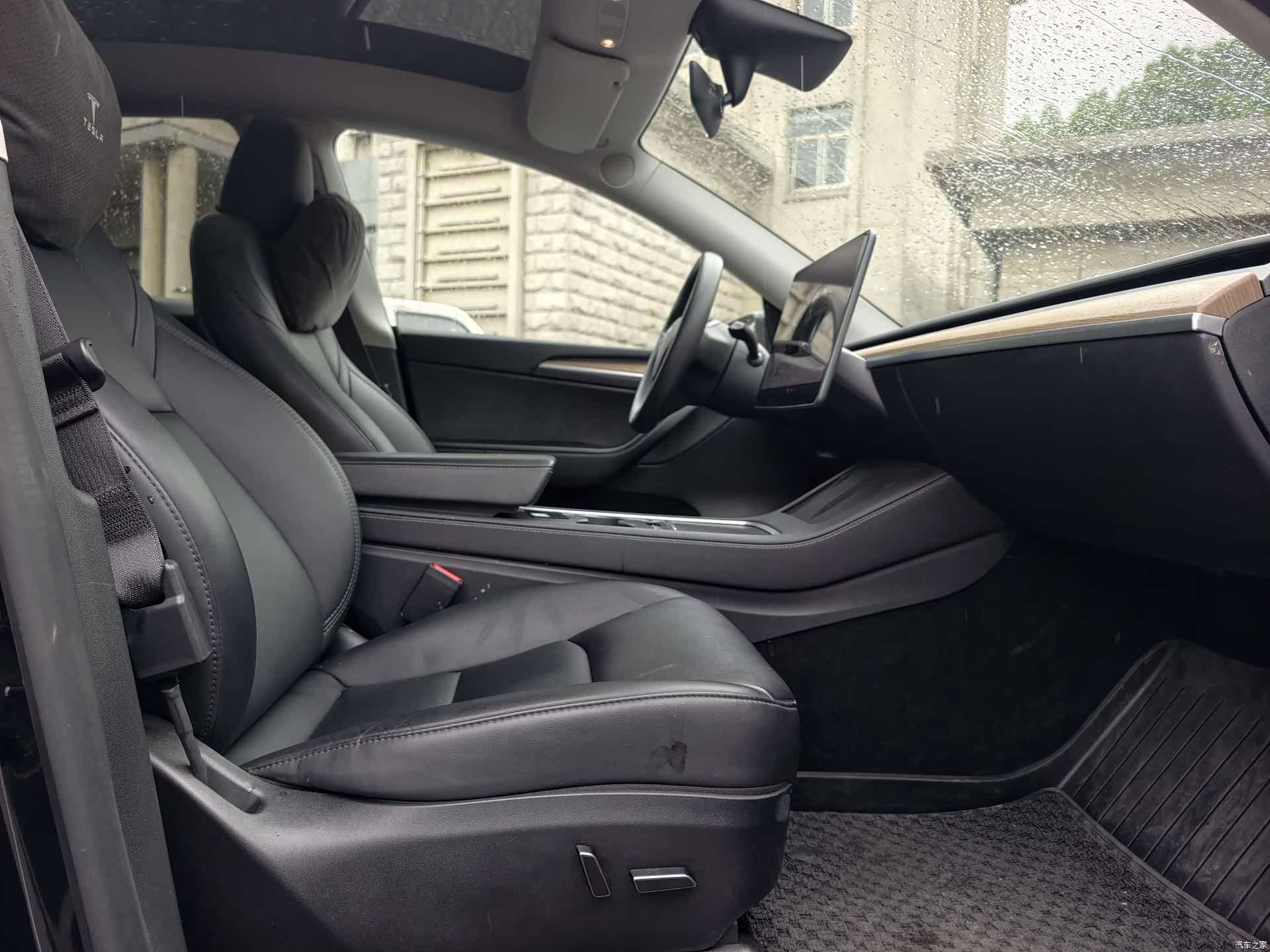 Tesla Model Y, 2023 9