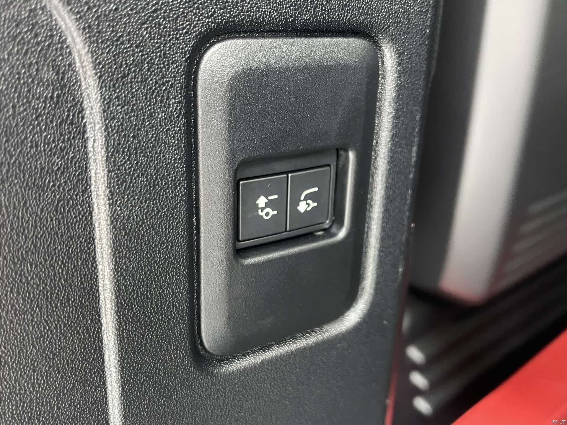 Land Rover Defender, 2024 24
