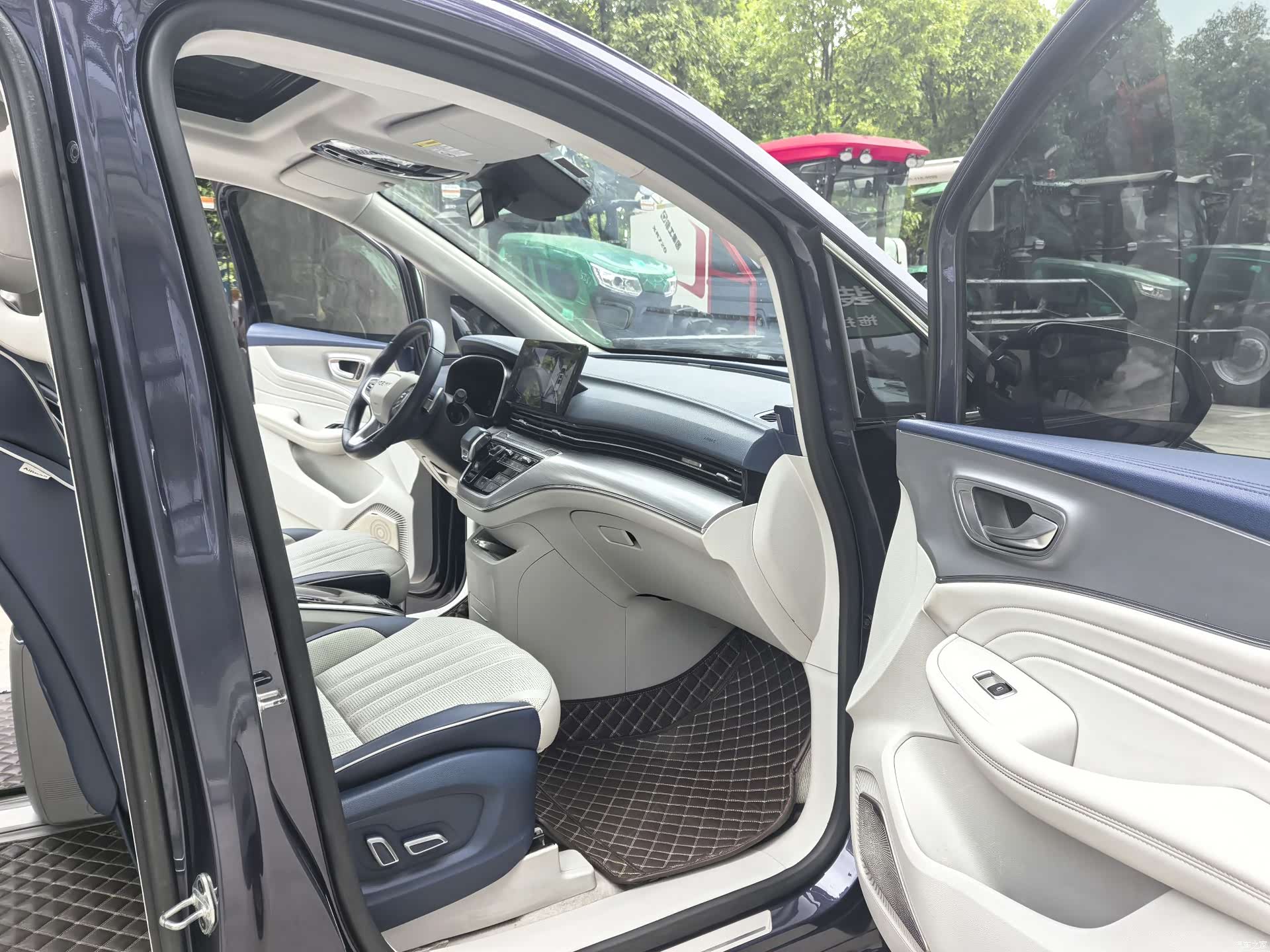 Roewe iMAX8, 2022 20