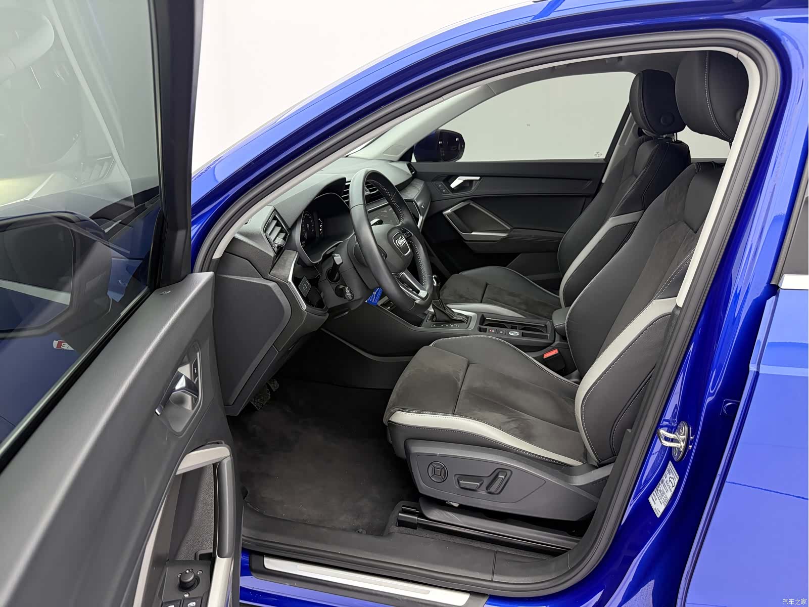 Audi Q3, 2022 19