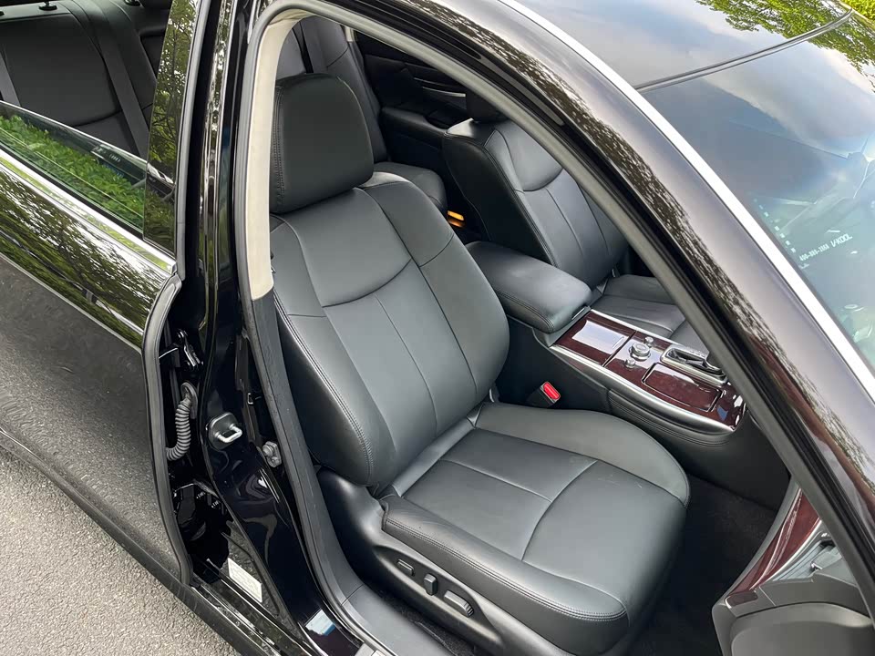Infiniti Q70 Infiniti Q70