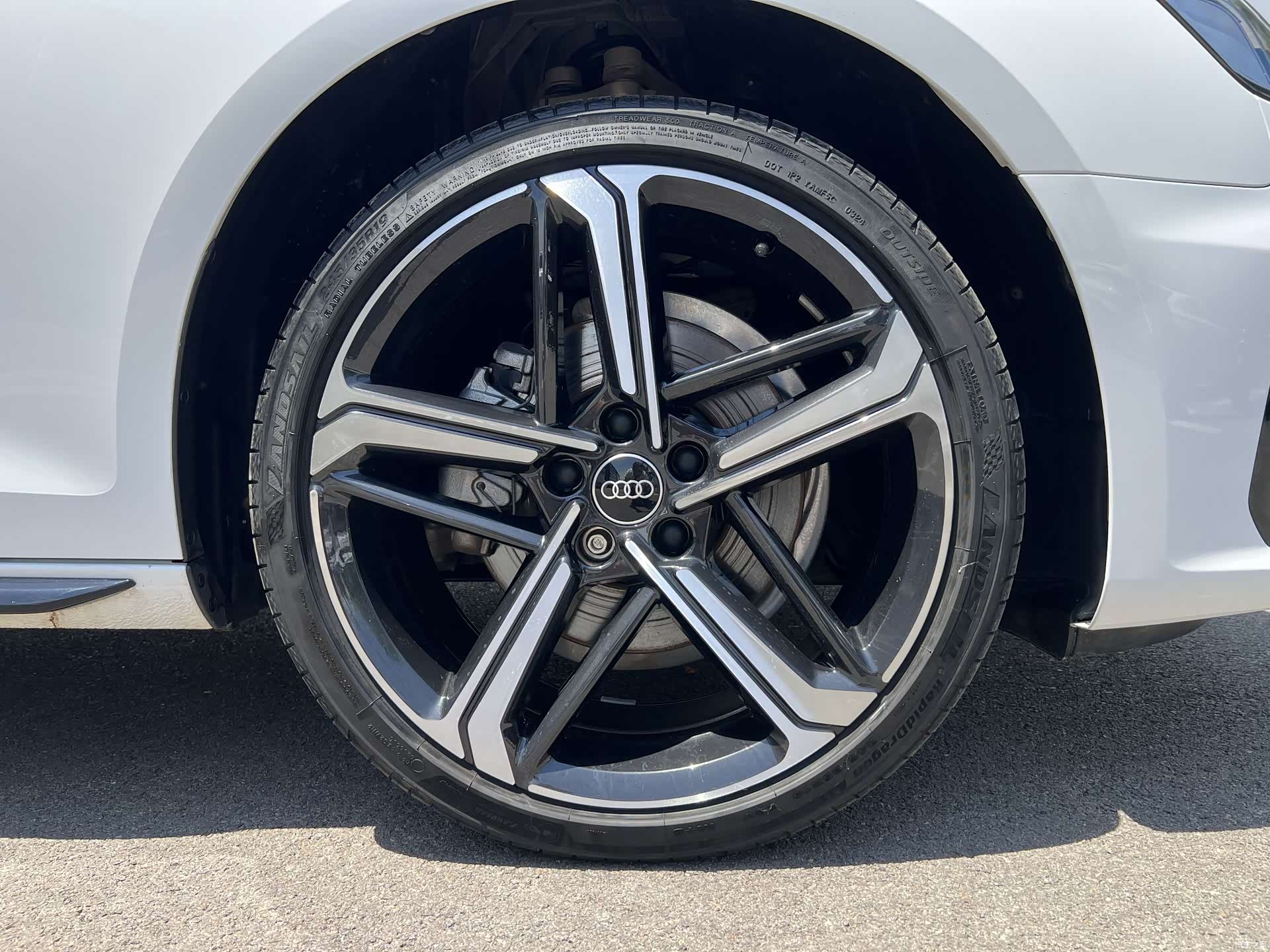 Audi A4L, 2025 15