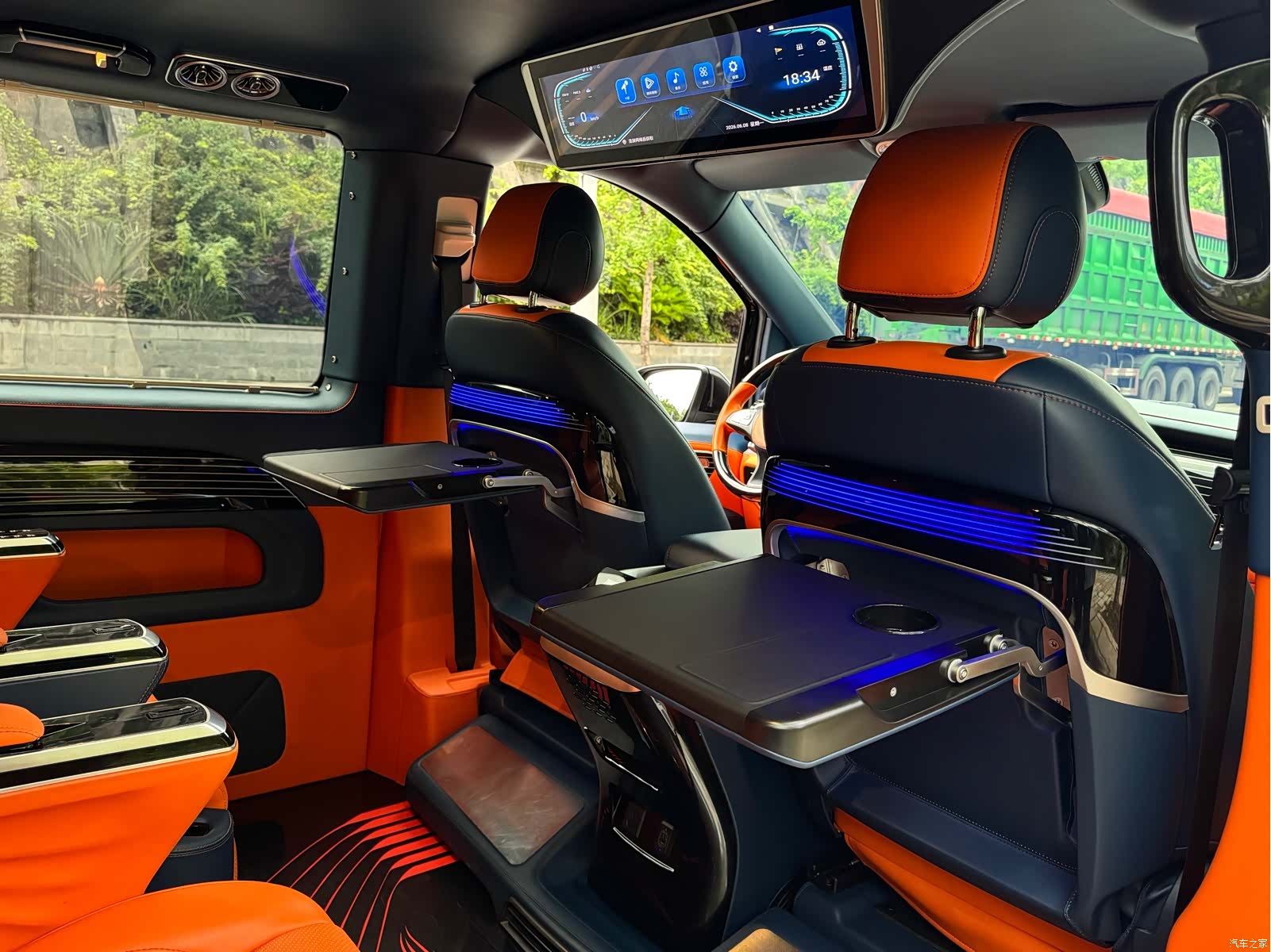 Mercedes-Benz 7, 2024 11