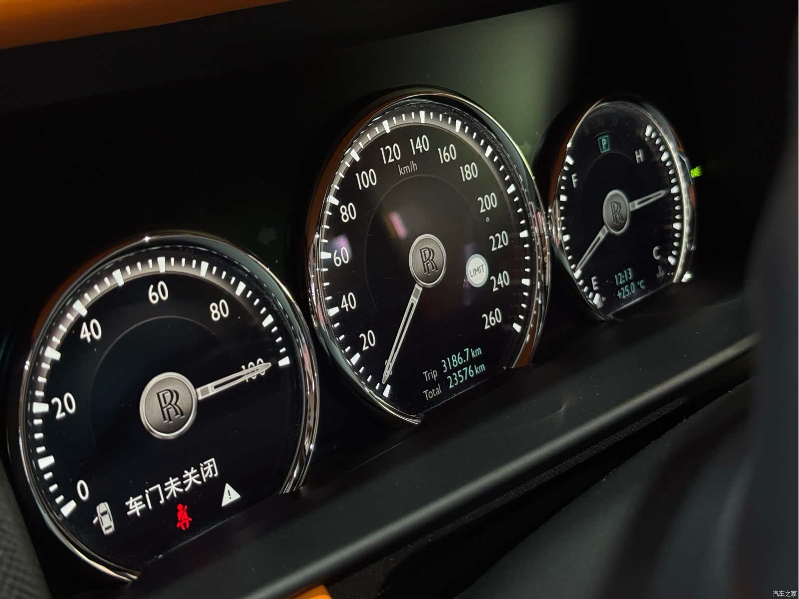 Rolls-Royce Cullinan, 2022 8